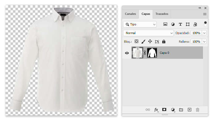 Una camisa blanca silueteada en Photoshop.